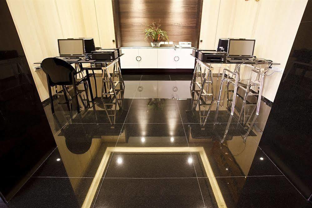 รอยัล กรุ๊ป โฮเต็ล โฮ ยี บรั้นช์ Hotel เกาสง ภายนอก รูปภาพ